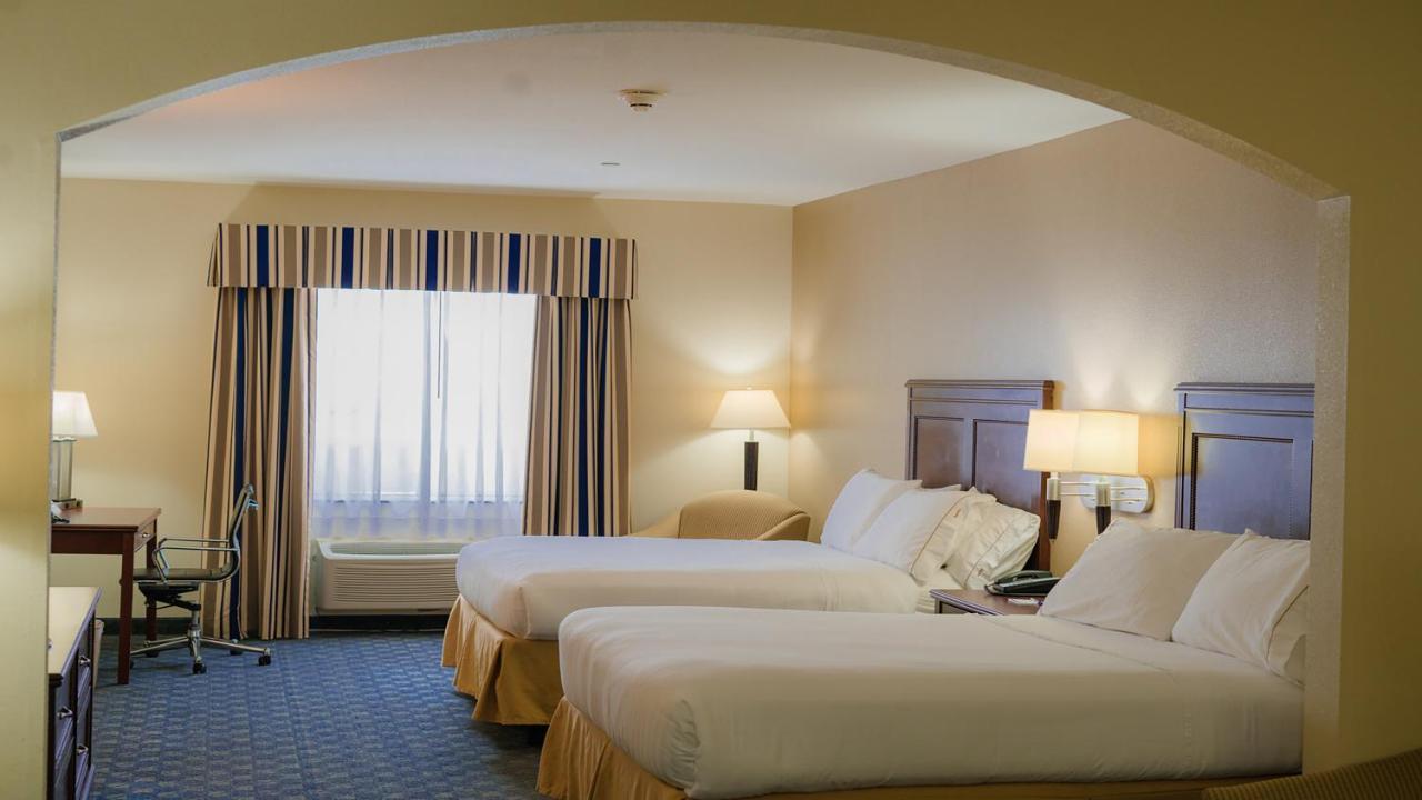 Holiday Inn Express Hotel & Suites Pampa By Ihg Екстер'єр фото