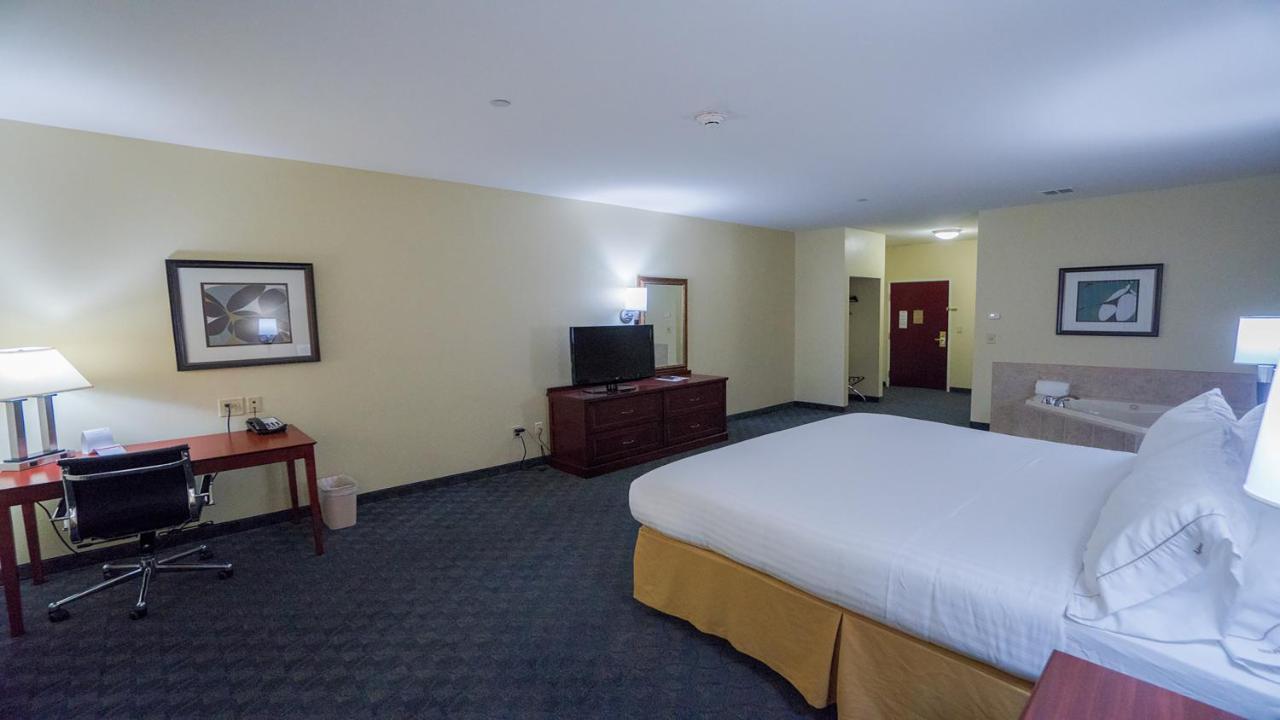 Holiday Inn Express Hotel & Suites Pampa By Ihg Екстер'єр фото