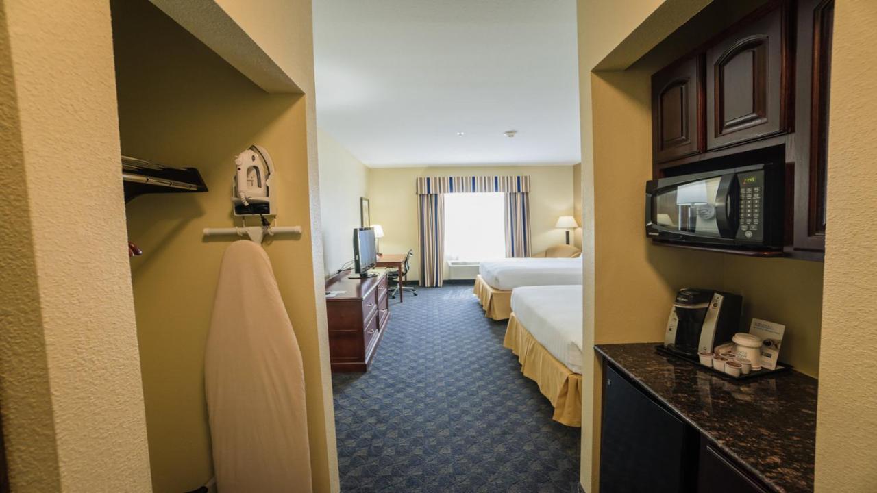Holiday Inn Express Hotel & Suites Pampa By Ihg Екстер'єр фото