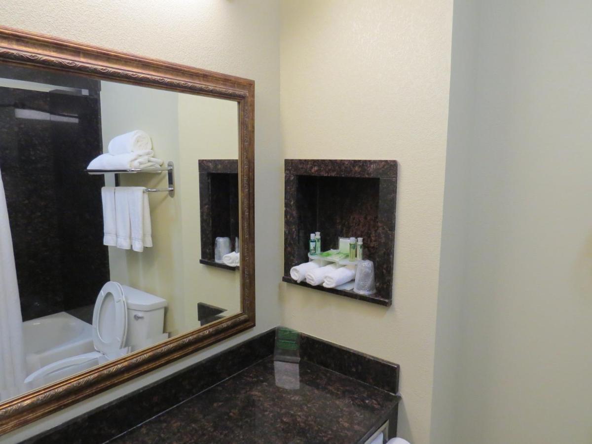 Holiday Inn Express Hotel & Suites Pampa By Ihg Екстер'єр фото